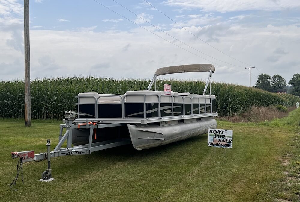 1998 22′ Crest w/50hp Yamaha 4-Stroke – $19,500